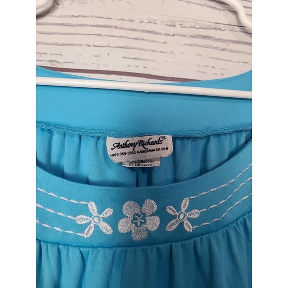VTG Anthony Richards Blue Embroidered Floral Short Sleeve Nightgown Womans 1X - Picture 4 of 5